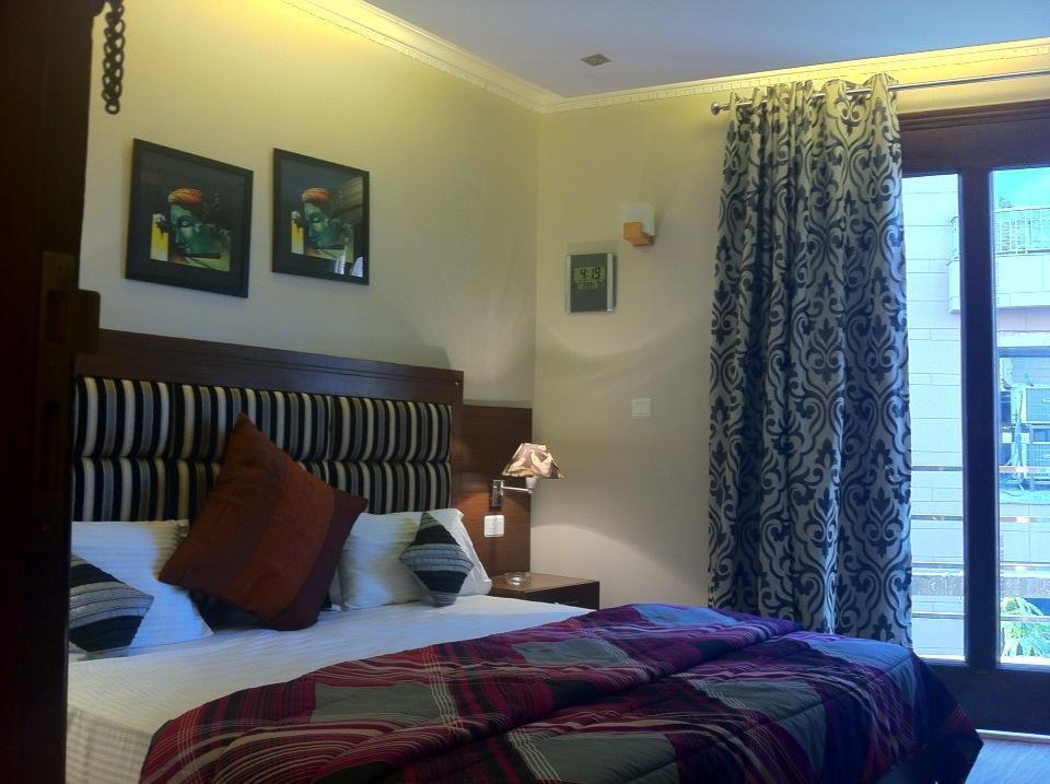 Oyo Hotel Metro Tower Near Ambience Mall Yeni Delhi Dış mekan fotoğraf